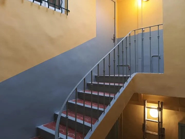 Rénovation d’une cage d’escalier à Hyères